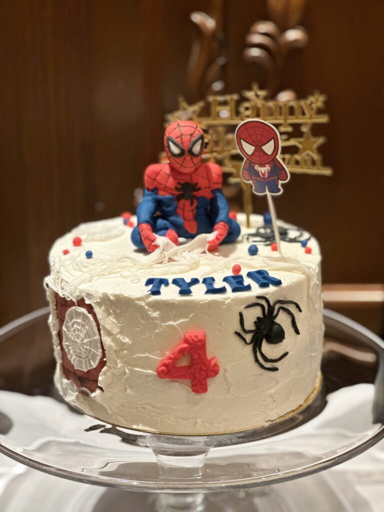 スパイダーマンバースデーケーキ